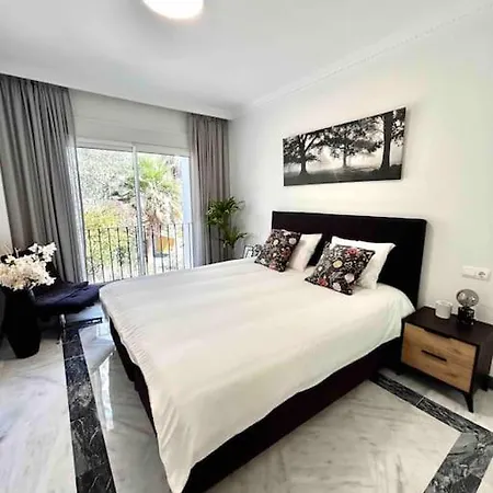 Peaceful 2 Bedroom In Apartment Marbella