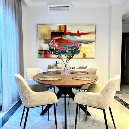 Peaceful 2 Bedroom In Apartment Marbella
