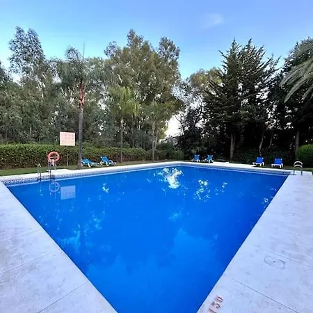 Peaceful 2 Bedroom In Apartment Marbella